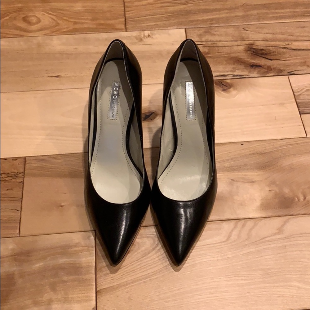 Black BCBG pumps